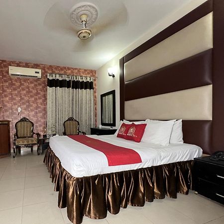 Hotel Tourist Inn Лахор Екстериор снимка