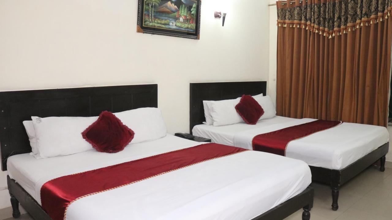 Hotel Tourist Inn Лахор Екстериор снимка